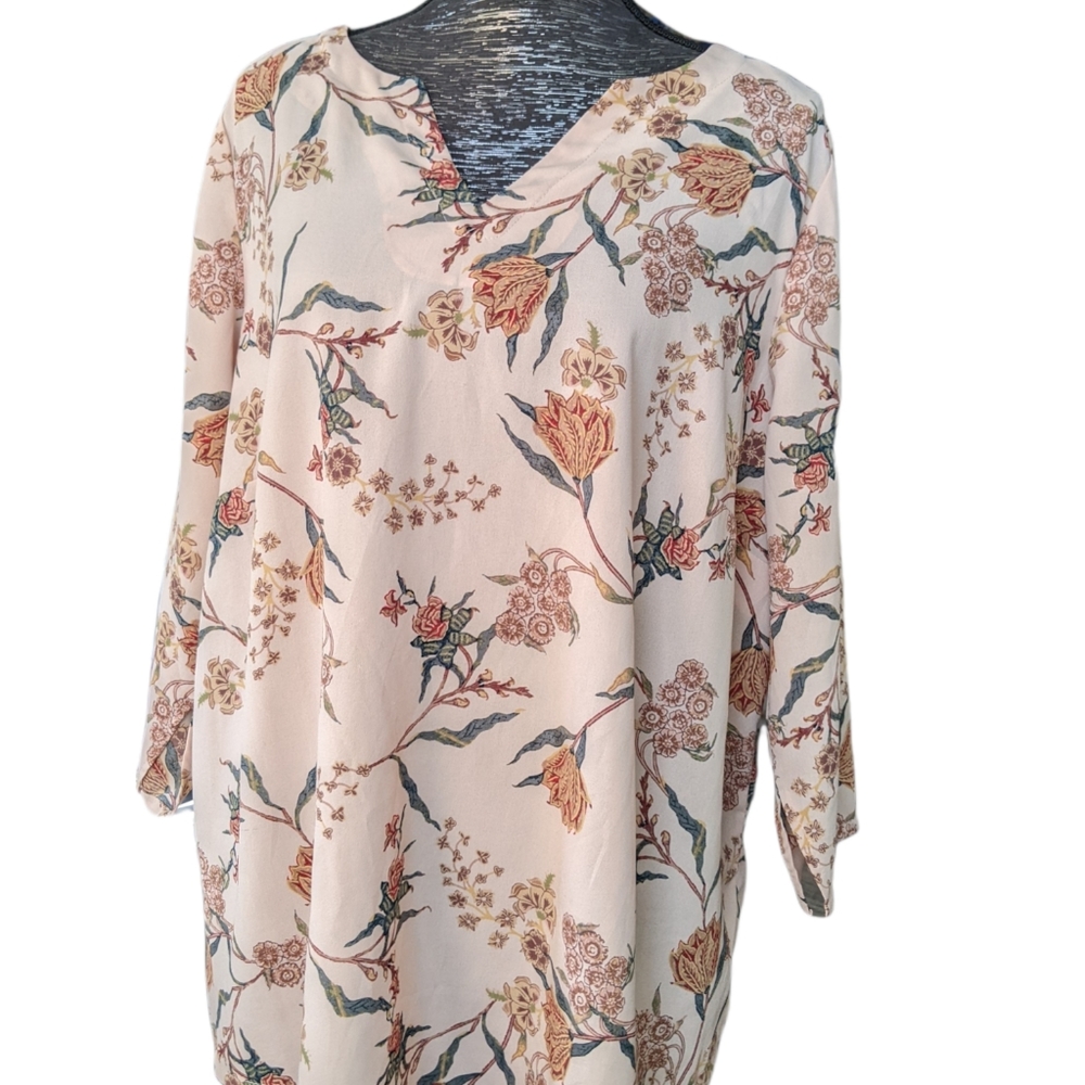 Pretty Floral Flowy Top C&E size 1xl